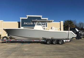 2025 Invincible 36 Whisper Grey Boat